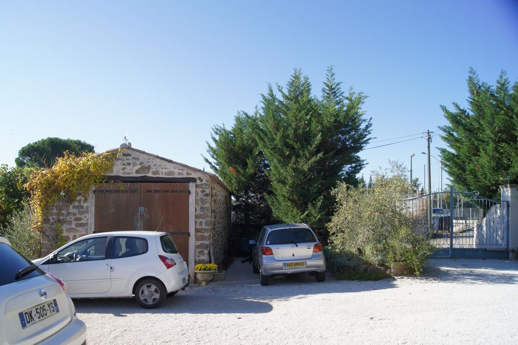 Bed and Breakfast La Bastide de l'Olivier Le Muy Exterior foto